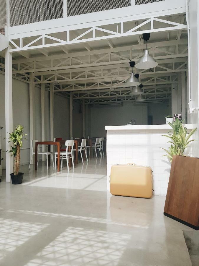 Lita Bangkok Hostel Exterior photo